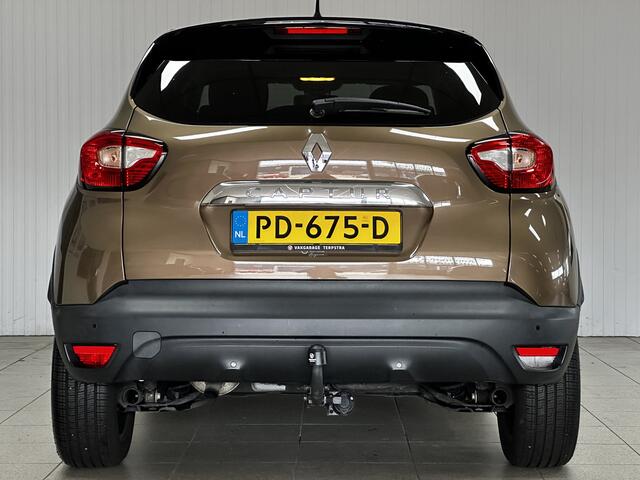 Renault CAPTUR 1.2 TCe Dynamique/ AUTOMAAT!/ Trekhaak/ 17'' LMV/ Keyless/ Navi/ Clima/ Cruise/ Elek. pakket/ Isofix/ Bluetooth/ Armsteun/ Multi. LEDER. Stuur/ Mistl./ Chroom/ PDC/ Extra getint glas.