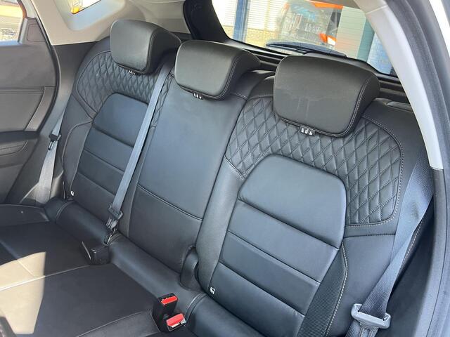Renault CAPTUR 1.3 TCe 130 Initiale Paris ELEKTRISCHE STOELEN / STOELVERWARMING / LEDEREN STOELEN / LICHT METAAL / BOSE AUDIO / PARKEERSENSOREN + CAMERA / DEALER ONDERHOUDEN!!