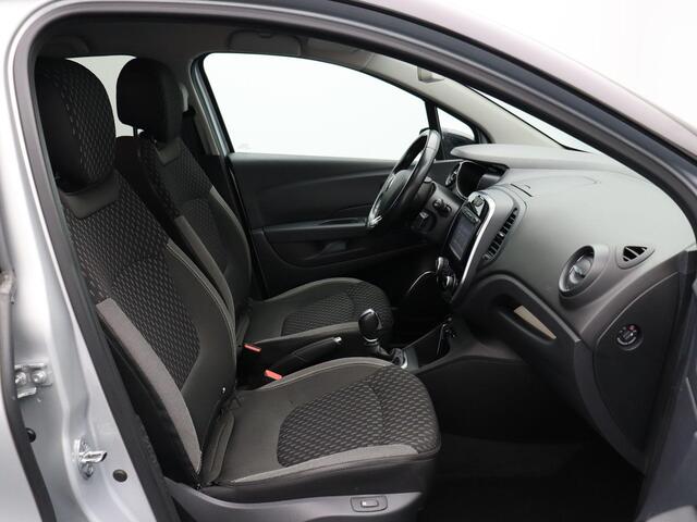 Renault CAPTUR 120pk TCe Bose | Trekhaak | Automaat! | Stoelverwarming | Navigatie |