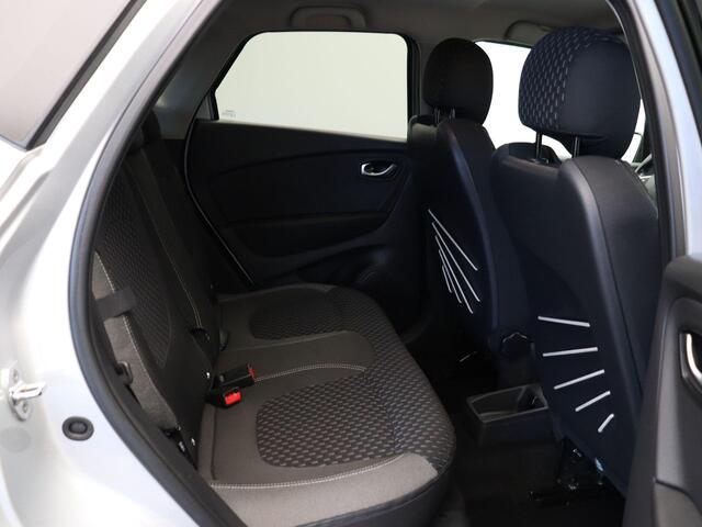 Renault CAPTUR 120pk TCe Bose | Trekhaak | Automaat! | Stoelverwarming | Navigatie |