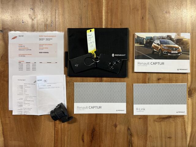 Renault CAPTUR 0.9 TCe Intens *Leder* Stoelverwarming, Trekhaak, Camera, Keyless, PDC V+A, Two-Tone