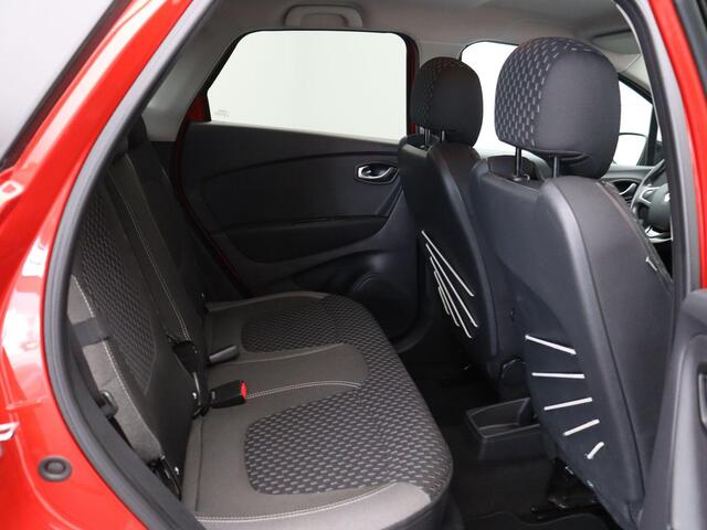 Renault CAPTUR TCe 90pk Intens | Achteruitrijcamera | Trekhaak | Dealer Onderhouden |