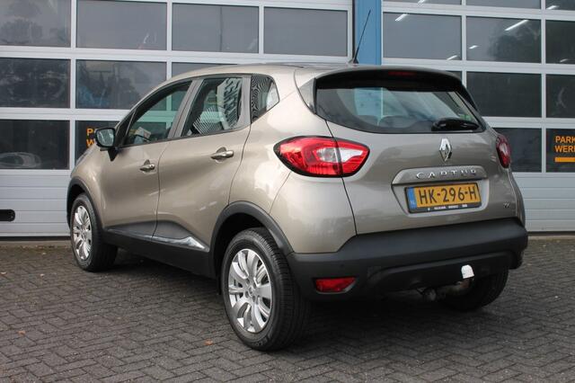 Renault CAPTUR 0.9 TCE LIMITED Parkeer sensoren / Cruise control / Trekhaak