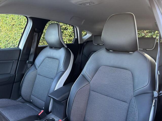 Renault CAPTUR 1.6 E-Tech Hybrid 145 Intens