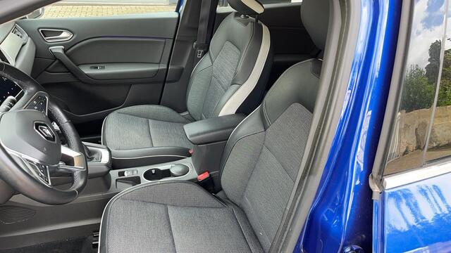 Renault CAPTUR TCe 100 Intens | Dealeronderhouden | Pack Easy Link Navigatie 9'3 inch scherm | All Seasonbanden | Eerste eigenaar |