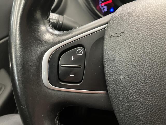 Renault CAPTUR 1.2 TCe Edition One / Trekhaak / Lederen Bekleding / Stoelverwarming / Navigatie / Dealer Onderhouden / All Seasonbanden / Camera /