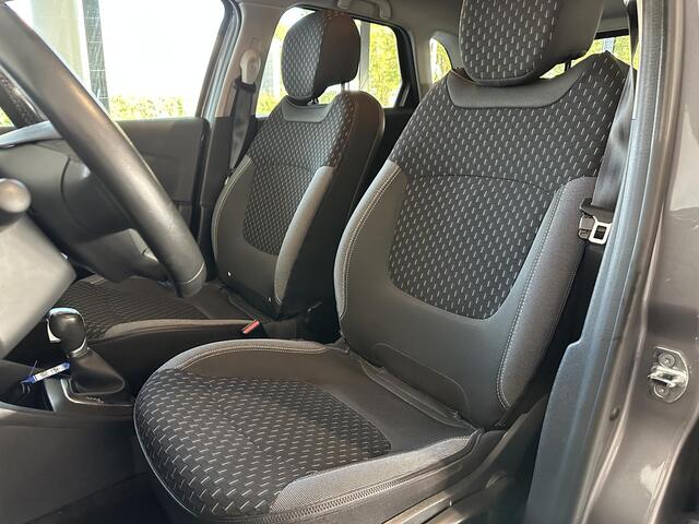 Renault CAPTUR 1.2 TCe Intens TREKHAAK | ACHTERUITRIJCAMERA | PARKEERSENSOREN VOOR-/ACHTER | BLINDSPOTWARNING