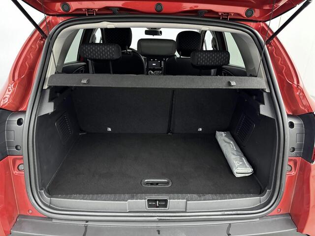 Renault CAPTUR 1.2 TCe Intens 120PK | Automaat | Navigatie | Trekhaak | Cruise Control | Climate Control
