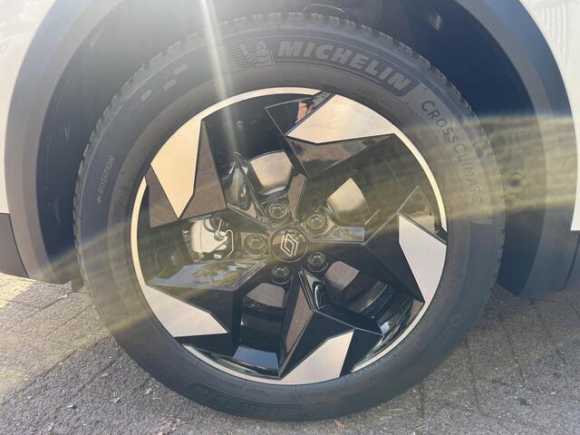 Renault CAPTUR 1.6 E-Tech 145 esprit Alpine+Pack Light&Sound!!