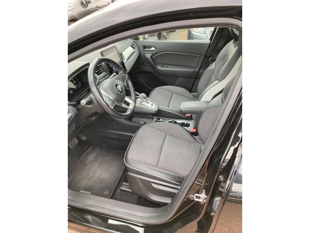 Renault CAPTUR 1.6 E-Tech Plug-in Hybrid 160 Edition One | Panoramadak | Achteruitrijcamera | Trekhaak | LED verlichting | Cruise control | Navigatie | Climate Control | Lichtmetalen velgen