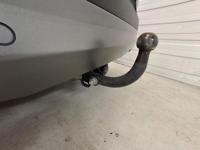 Renault CAPTUR 1.3 mild hybrid 160 esprit Alpine / Elektrisch Schuif/Kanteldak / Elektrisch Verstelbare Stoelen / Bose Audio / Stoelverwarming / Pack Advanced Driving / Pack Navigation / Trekhaak 1200 KG /