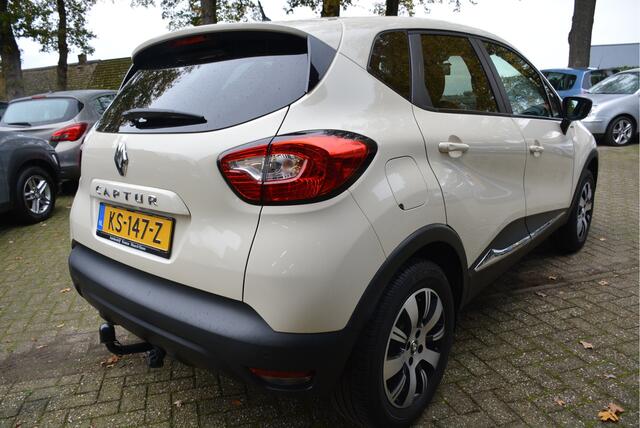 Renault CAPTUR 0.9 TCe Limited Trekhaak Airco PDC