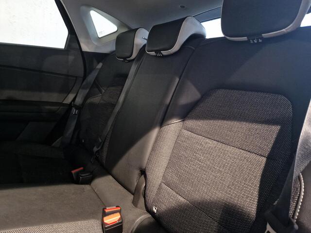 Renault CAPTUR 1.0 TCe 100 Edition One TREKHAAK | 100% DEALER ONDERHOUDEN | NAVIGATIE | BOSE AUDIO