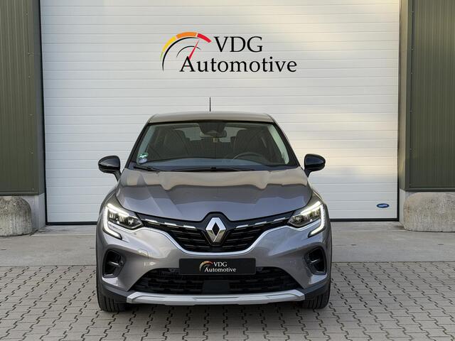 Renault CAPTUR 1.3 TCe 140 Intens / Clima / Navi / 17" / Camera / Two Tone / Carplay / Sensoren voor
