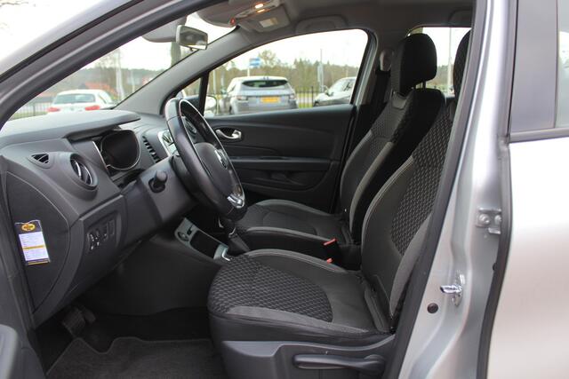 Renault CAPTUR 1.2 TCe Intens / Camera / Navigatie / Keyless / 17'' / Armsteun / DAB / Cruise Control