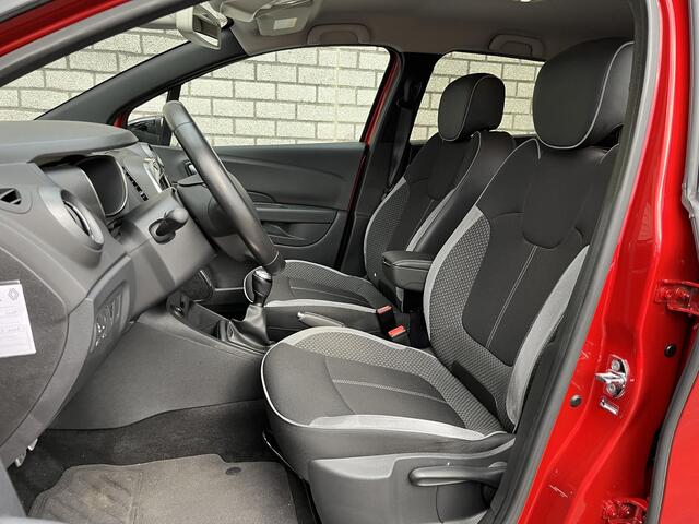 Renault CAPTUR 0.9 TCe Bose | Achteruitrijcamera | Parkeersensoren rondom | Navigatie | Cruise Control |