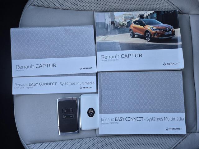 Renault CAPTUR 1.3 TCe 140 Initiale Paris Automaat / Dealer onderhouden / Trekgewicht 1500 kg / Glazen schuif- en kanteldak / Rondomzicht camera / Bose Audio Systeem / Stuur-, en Stoel verwarming / Apple Carplay Android Auto / Cruise control /