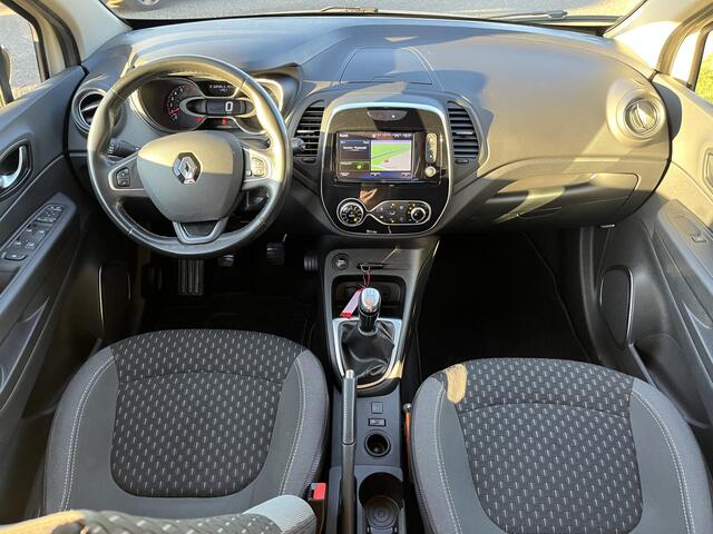 Renault CAPTUR 0.9 TCe Intens / Trekhaak / Keyless / Climate / PDC 360'' / Cruise / Aut. Parkeren / DAB /