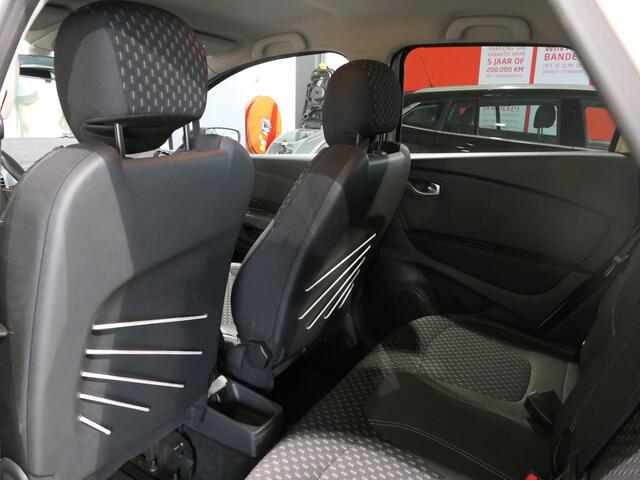 Renault CAPTUR 1.3 TCe Intens *AUTOMAAT* *Incl. Easy Life Pack* - Trekhaak, camera, dodehoek, parkeer assistent, sensor v+a