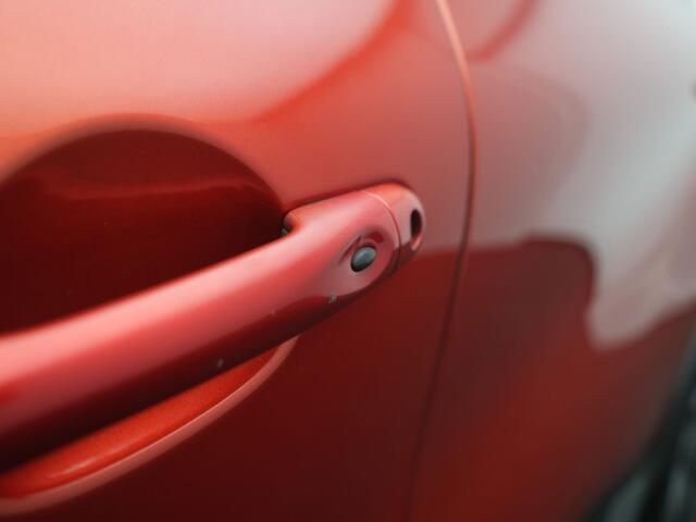 Renault CAPTUR TCe 90 Dynamique - RIJKLAARPRIJS - Achteruitrijcamera - Cruise Control - Trekhaak - Dealeronderhouden