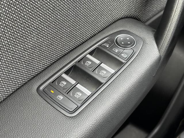 Renault CAPTUR Mild Hybrid 160 EDC Techno Automaat / Fabrieksgarantie tot 09-2026 / All Season Banden / 1.200kg Trekgewicht / Stoel & Stuurverwarming / Achteruitrijcamera / Apple Carplay & Android Auto / Navigatie /