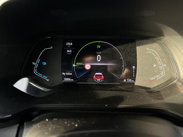 Renault CAPTUR 1.6 E-Tech Hybrid 145PK Intens / Keyless / Cruise / Camera / Climate / Parkeersensoren V+A /