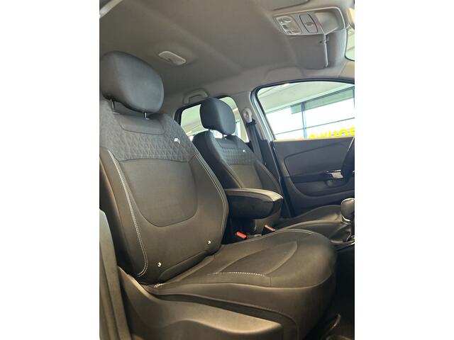 Renault CAPTUR 1.2 TCe Limited Automaat | Dealer onderhouden | Nederlands geleverd | Navigatie | Cruise control | Climate control | Navigatie | LED Dagrijverlichting