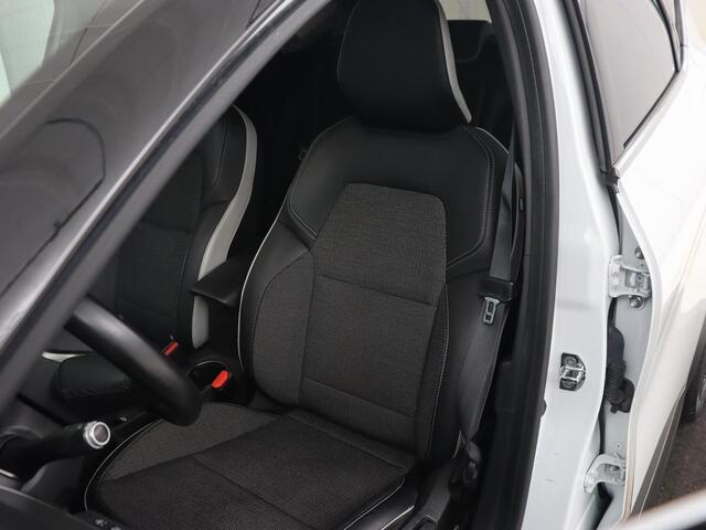 Renault CAPTUR 1.0 TCe Edition One | Trekhaak | 360 Camera | Carplay | Keyless | Navigatie | Half leder | Park Assist | Climate control | Dodehoek detectie | Cruise control | Bluetooth