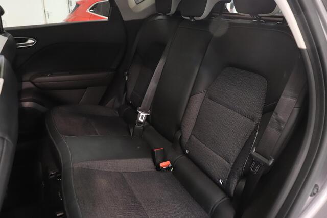 Renault CAPTUR 1.0 TCe 100 Intens | Camera | Navigatie | Trekhaak | AppleCarplay AndroidAuto | Key less | Cruise control | LED koplampen |