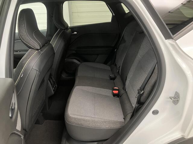 Renault CAPTUR 1.3 mild hybrid 140 techno / 1200 KG Trekgewicht / Stoel- en Stuurverwarming / Google Maps Navigatie / Camera / Climate Control / Cruise Control /