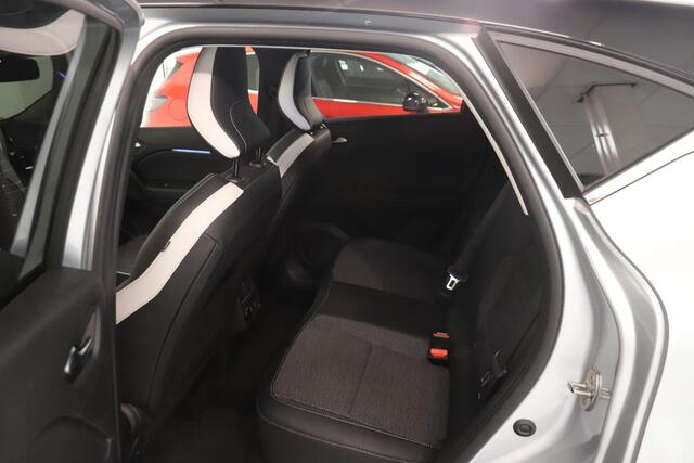 Renault CAPTUR 1.0 TCe 90 techno | BOSE Audio | 360° Camera | All season banden | Navigatie 9,3" | Bluetooth | DAB+ |