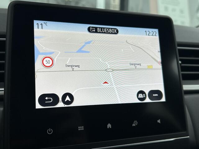 Renault CAPTUR 1.3 TCe 140 Intens / 1e Eigenaar / Dealer Onderhouden / Achteruitrijcamera / Navigatie / Apple Carplay & Android Auto / Sensoren Voor en Achter / Climate Control /