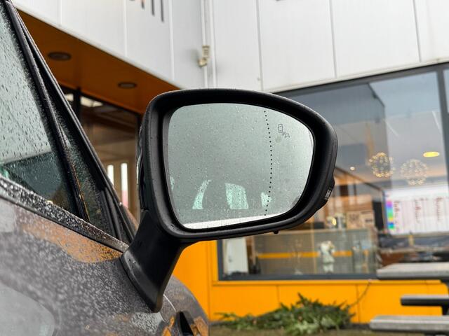 Renault CAPTUR 1.6 E-Tech Plug In - Intens - Navi - Adaptive cruise - camera