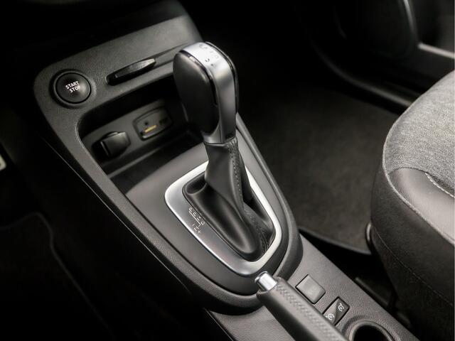 Renault CAPTUR 1.3 TCe Intens Automaat (APPLE CARPLAY, PARELMOER, NAVIGATIE, CLIMATE, CAMERA, SPORTSTOELEN, GETINT GLAS, LM VELGEN, KEYLESS, CRUISE, NIEUWSTAAT)