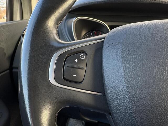 Renault CAPTUR 1.3 TCe Intens / Airco / Apple Carplay/Android Auto / Navigatiesysteem full map / All-season Banden /