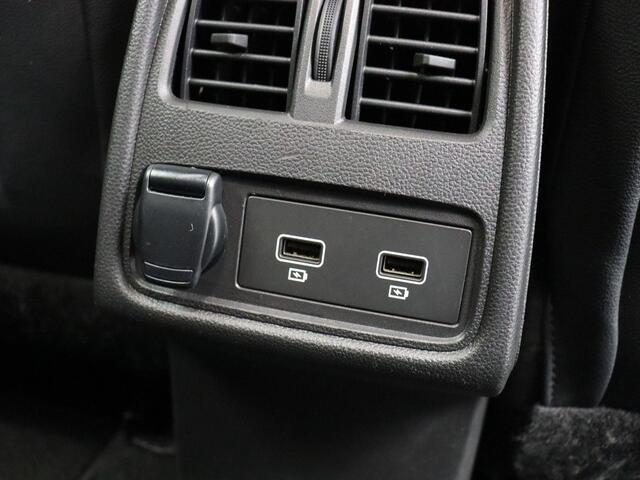 Renault CAPTUR 1.6 E-Tech Plug-in Hybrid 160 R.S. Line | Trekhaak | Elek. bedienbaar Schuif/Kantel dak | Parkeersensoren voor en achter | Achteruitrijcamera |