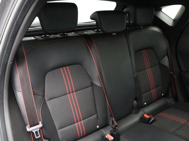 Renault CAPTUR 1.6 E-Tech Plug-in Hybrid 160 R.S. Line | Trekhaak | Elek. bedienbaar Schuif/Kantel dak | Parkeersensoren voor en achter | Achteruitrijcamera |