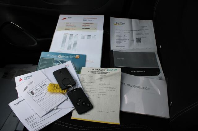 Renault CAPTUR 1.2 TCe 120pk Automaat Limited Airco/Cruise/Navi/PDC/Camera