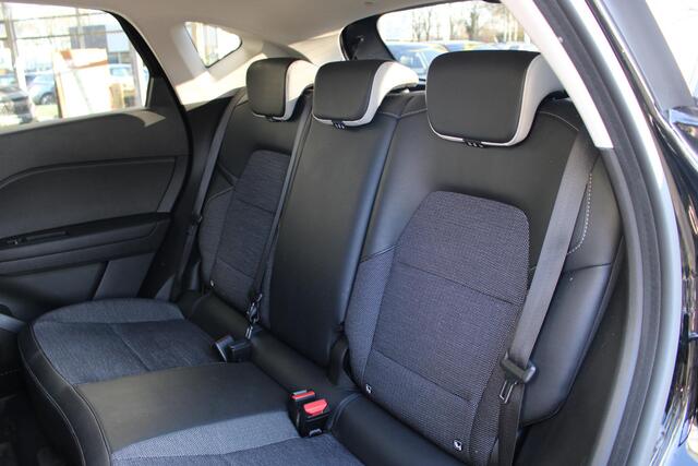 Renault CAPTUR 1.0 TCe 100 Intens | Stoelverwarming | Achteruitrij camera | Parkeersensoren rondom | All season banden