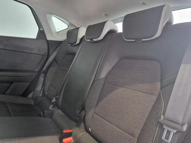 Renault CAPTUR 1.3 TCe 140 Intens | TREKHAAK | ALL SEASON BANDEN | 1E EIGENAAR/DEALER ONDERHOUDEN | NAVIGATIE |