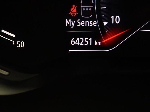 Renault CAPTUR 140pk TCe Intens Cruise | Climate | Carplay | Parkeersens. achter | Trekhaak