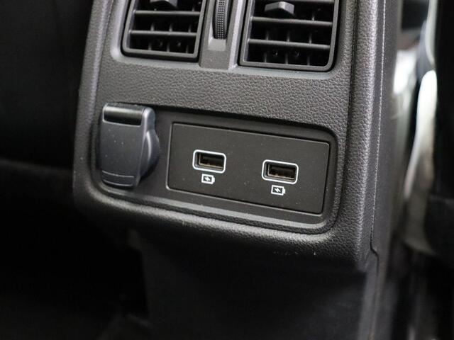 Renault CAPTUR E-Tech Hybrid 145pk Iconic | Bose Audio | Schuif kanteldak | Active driver assist | Lederen bekleding |