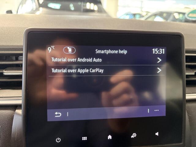 Renault CAPTUR II TCe 90 Intens | Easylink navigatie | Dealeronderhouden | Camera achter | Parkeersensoren voor en achter | Premium kleur rouge flamme | Android auto & Apple carplay |