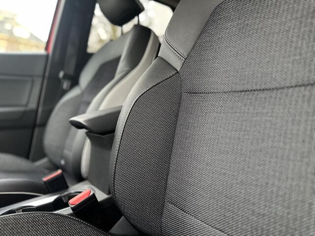 Renault CAPTUR 1.3 TCe 130 Edition One | Dealeronderhouden | Lage kilometerstand | premium kleur rouge flamme | 9'3 inch multimediascherm | Hoge instap | Automaat |