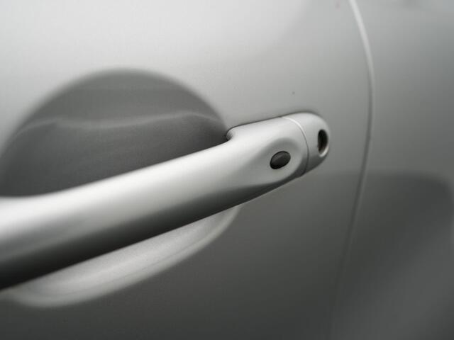 Renault CAPTUR TCe 130 Intens - RIJKLAARPRIJS - Achteruitrijcamera - Cruise Control - Trekhaak - Dealeronderhouden