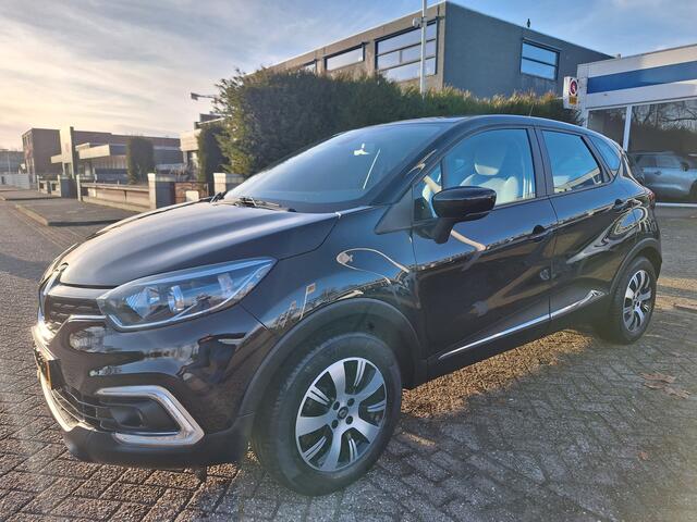 Renault CAPTUR 0.9 TCe Limited TREKHAAK