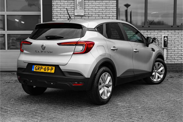 Renault CAPTUR 1.0 TCe 90 PK Silver edition | Stoelverwarming voor | Climate Control | 4 seizoensbanden | 6-bak |