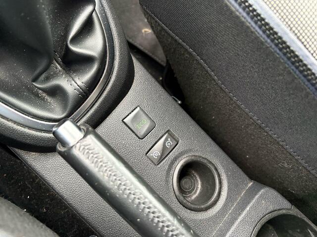 Renault CAPTUR 1.2 TCe Intens 120pk | Trekhaak | Dodehoeksensoren | LED | Achteruitrijcamera | Navi | Climate & Cruise Control |