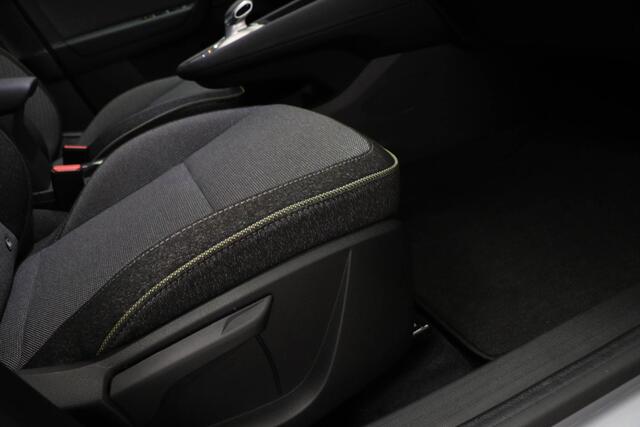 Renault CAPTUR 1.3 mild hybrid 160 techno | WINTER PACK | STUURVERWARMING | DAB | APPLE | CAMERA