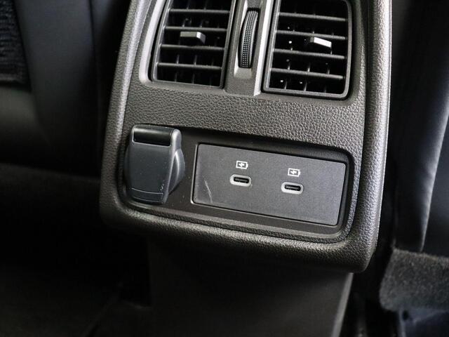 Renault CAPTUR 1.6 E-Tech full hybrid 145 techno | Stoel en Stuurwiel verwarming | Keyless | LED | Achteruitrijcamera.